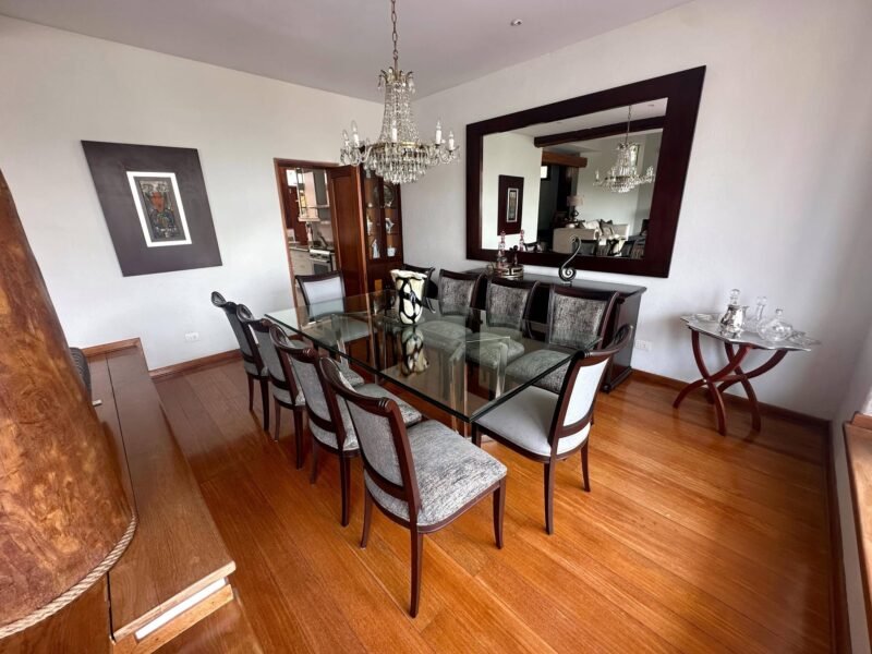 Venta de hermosa Casa en La Planicie, La Molina