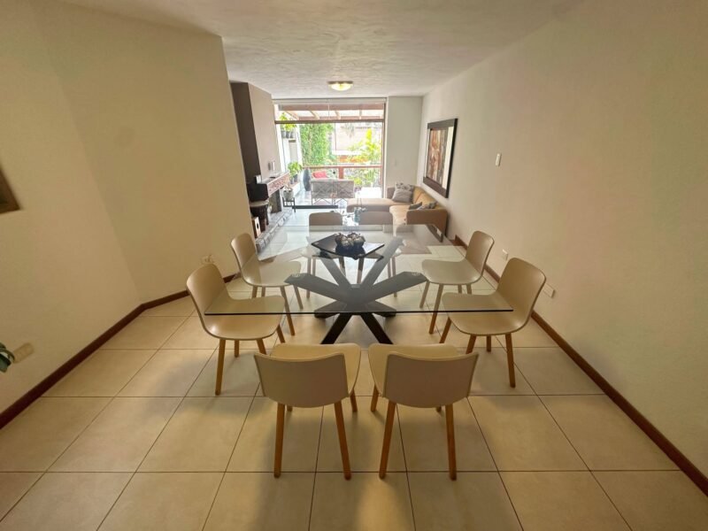 Venta de hermosa Casa en La Planicie, La Molina