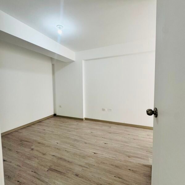 DEPARTAMENTO EN SAN BORJA DE ESTRENO - Primer piso