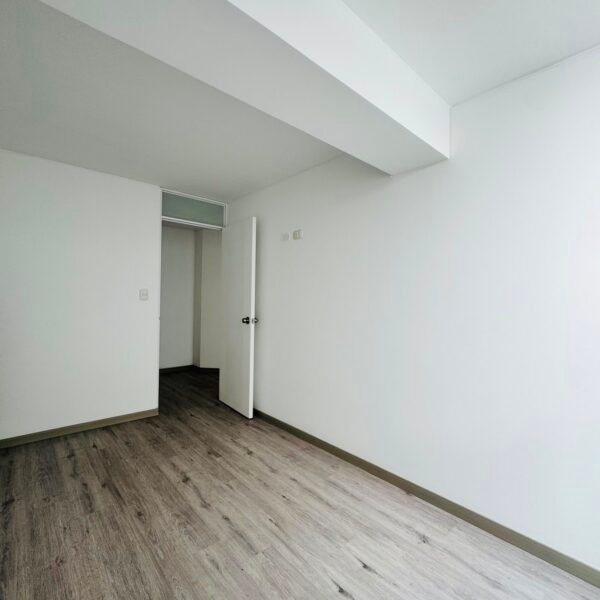 DEPARTAMENTO EN SAN BORJA DE ESTRENO - Primer piso