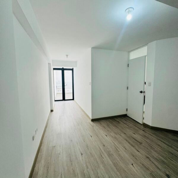 DEPARTAMENTO EN SAN BORJA DE ESTRENO - Primer piso