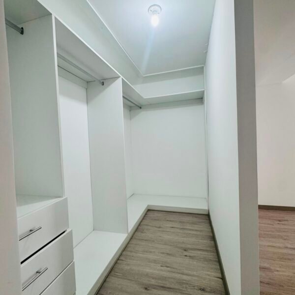 DEPARTAMENTO EN SAN BORJA DE ESTRENO - Primer piso