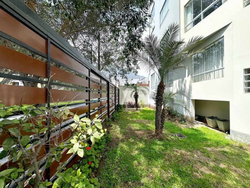 DÚPLEX EN VENTA EN MONTERRICO SURCO