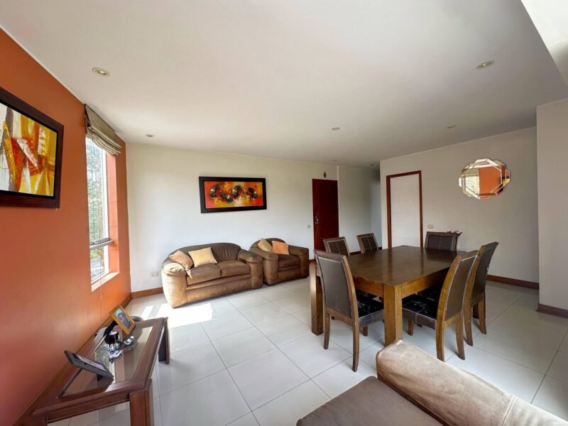 DÚPLEX EN VENTA EN MONTERRICO SURCO