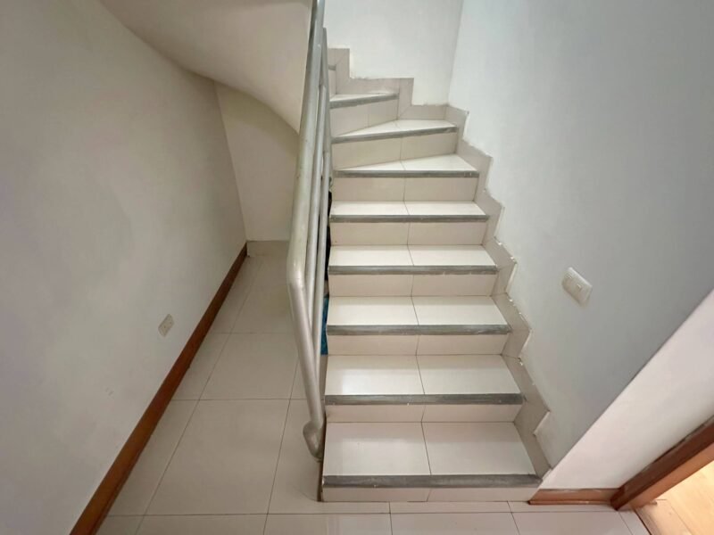 DÚPLEX EN VENTA EN MONTERRICO SURCO