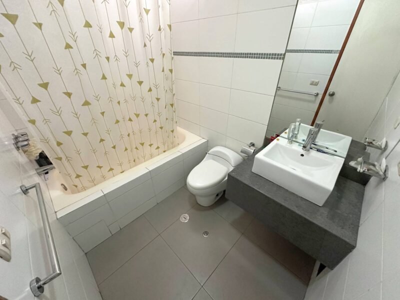 DÚPLEX EN VENTA EN MONTERRICO SURCO