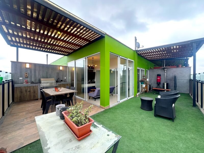 VENTA DE DUPLEX EXCELENTE UBICACION EN SAN BORJA